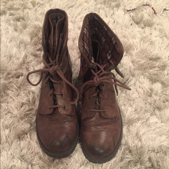 boots - Picture 2 of 2